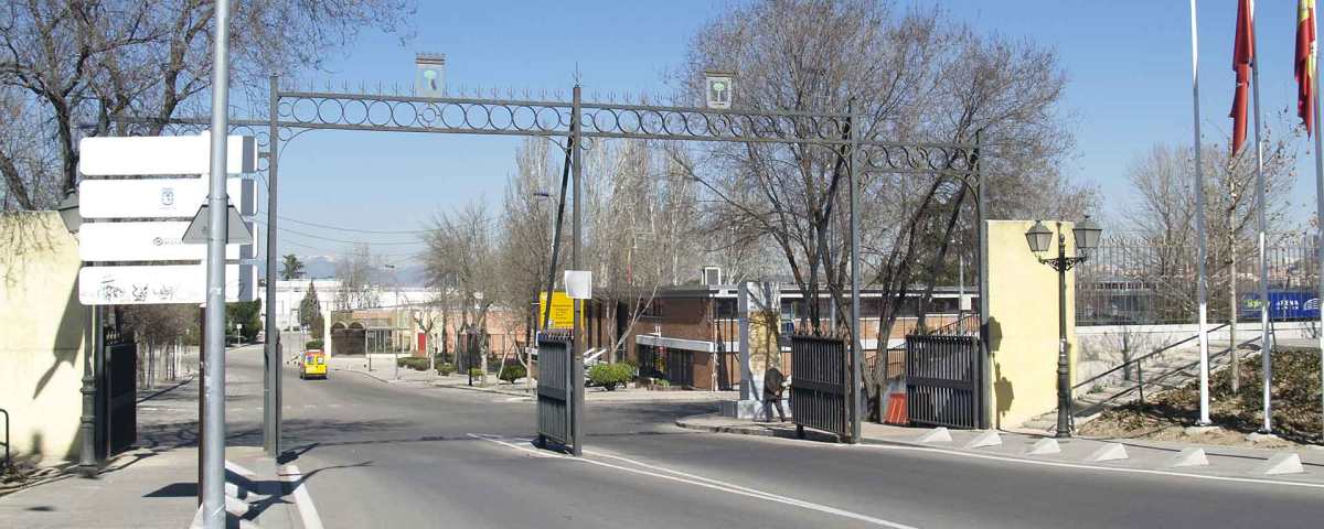 PUERTAS DEL RECINTO FERIAL