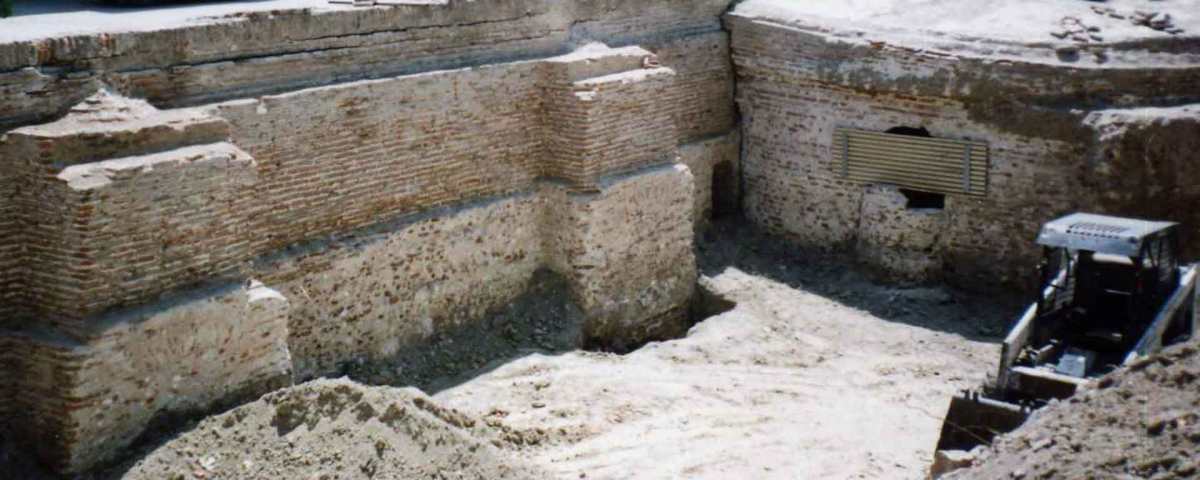 Actuación en La Lonja y La Gruta